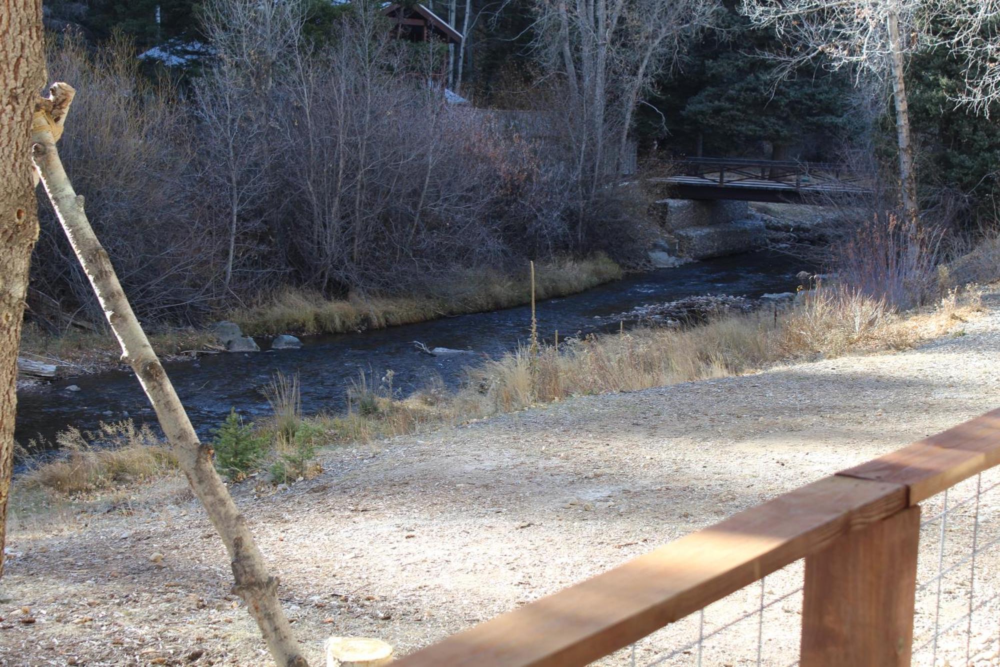 River Lyric Lodge - Formerly Double Dog Red River Luaran gambar