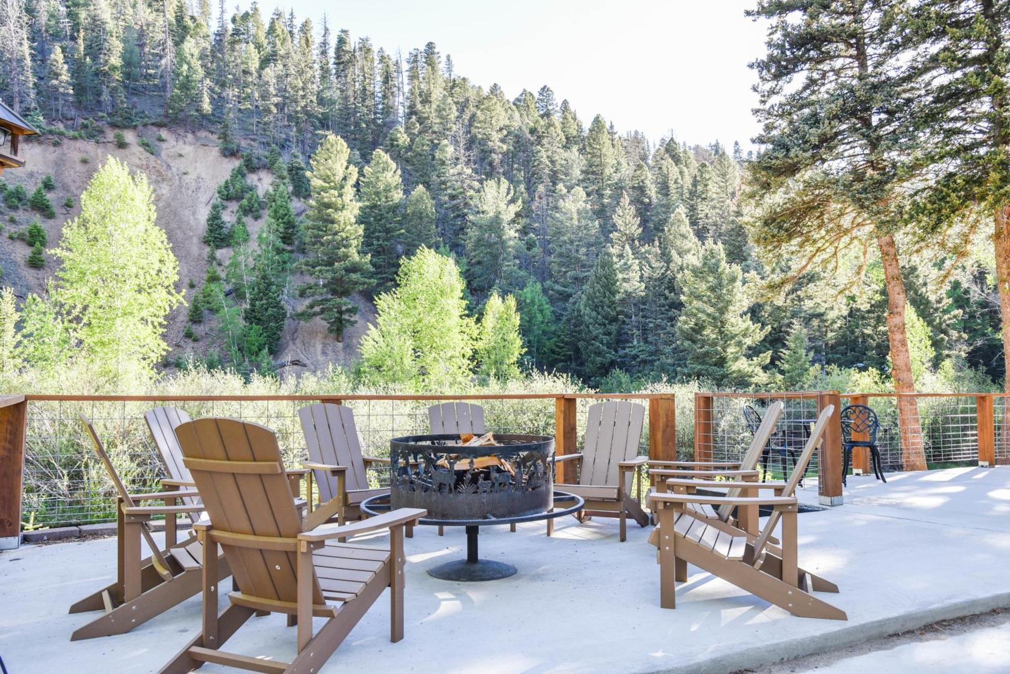 River Lyric Lodge - Formerly Double Dog Red River Luaran gambar
