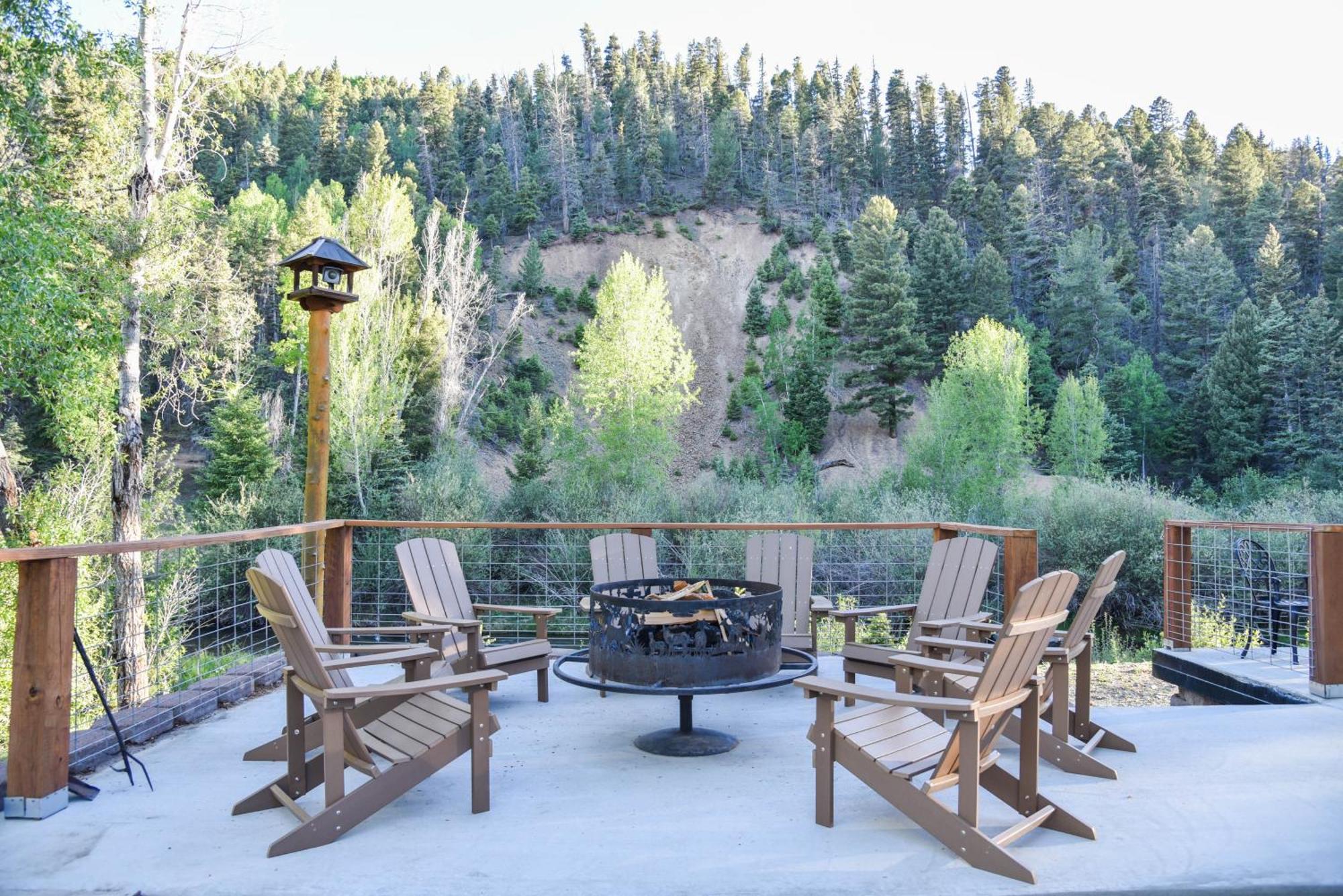 River Lyric Lodge - Formerly Double Dog Red River Luaran gambar
