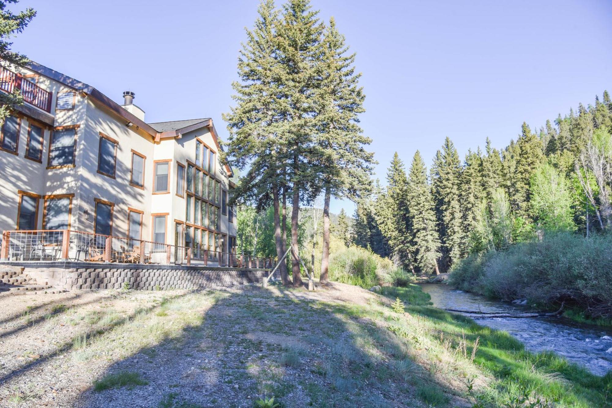 River Lyric Lodge - Formerly Double Dog Red River Luaran gambar